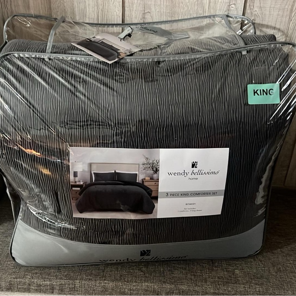 Wendy Bellissimo Black and Gray King Comforter Set